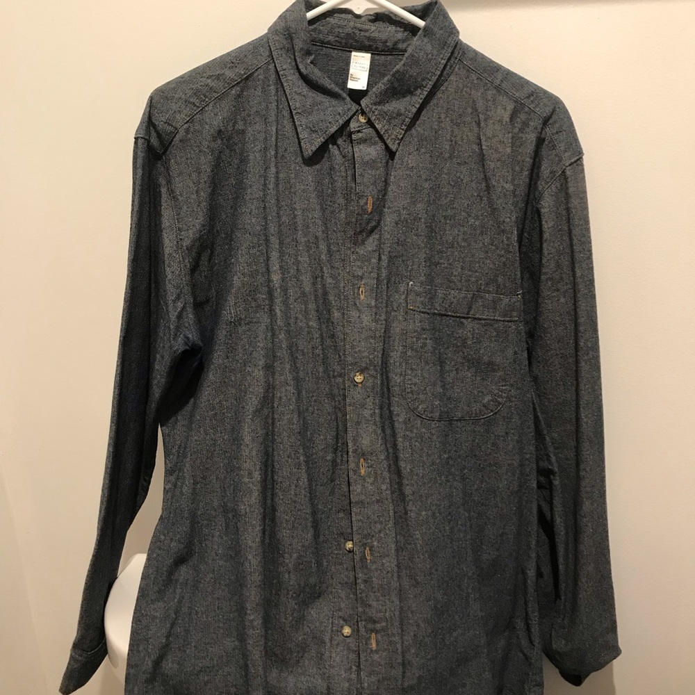American Apparel men’s shirt